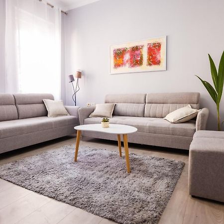 Viewpoint Central Apartment Tiranë Eksteriør bilde